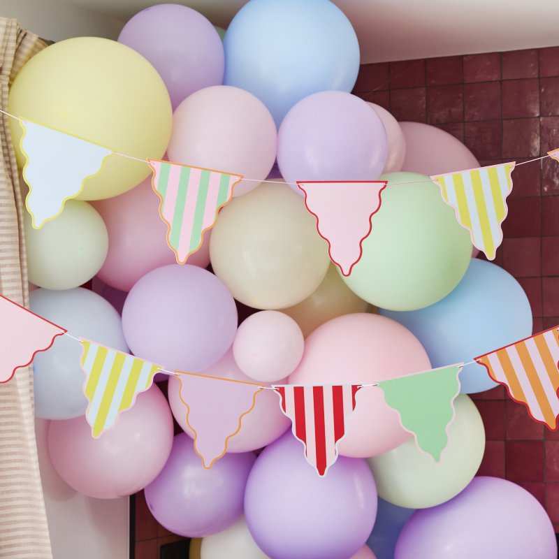 Bandeira Triângulo 4m Bright Banquet