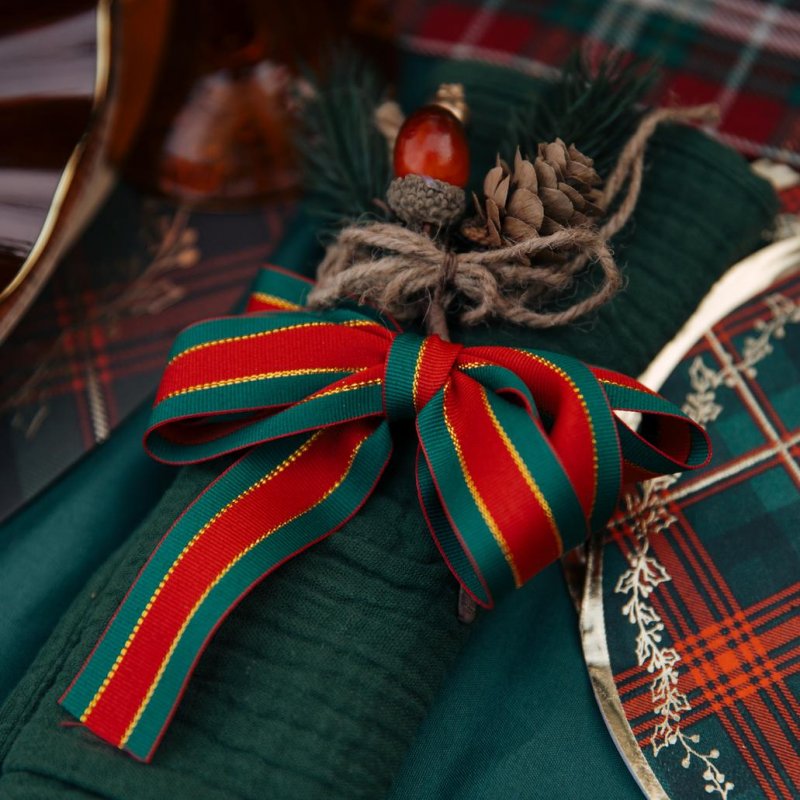 3 Laços de Tecido 13x11cm Vermelho, Verde e Dourado