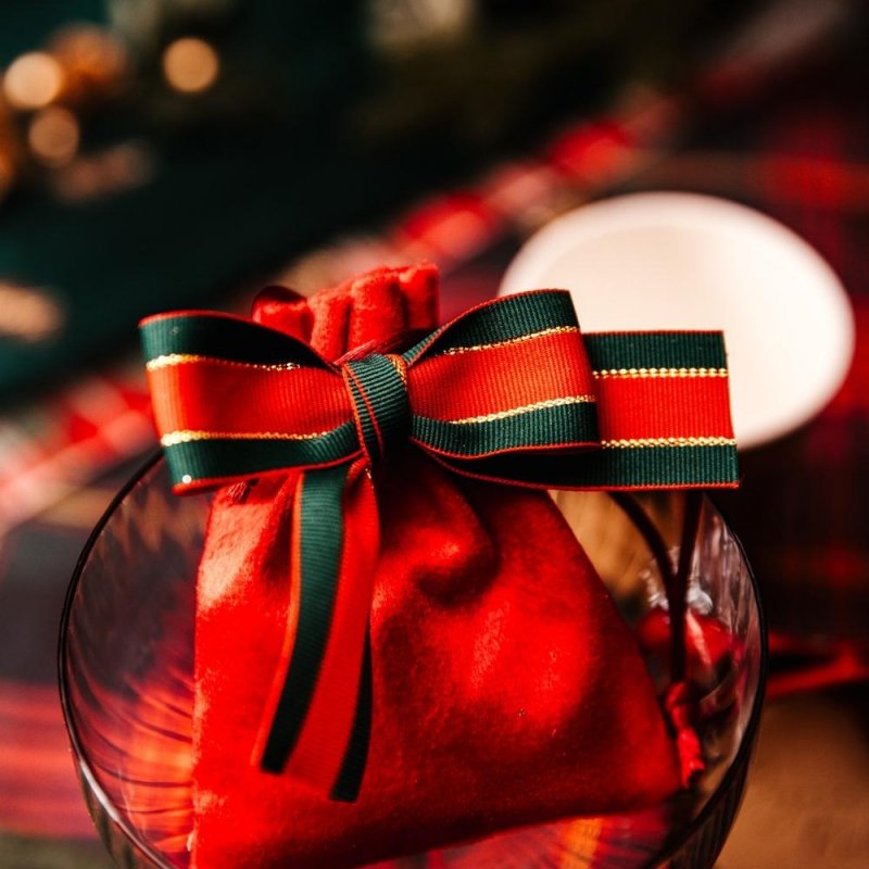 6 Laços de Tecido 7cm Vermelho, Verde e Dourado